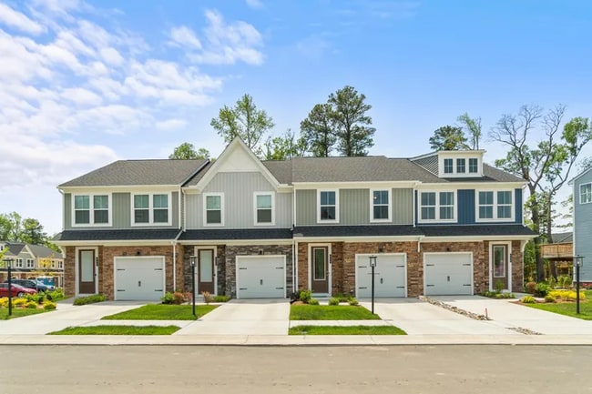 Building Photo - 686 McCormick Farm Dr Rental
