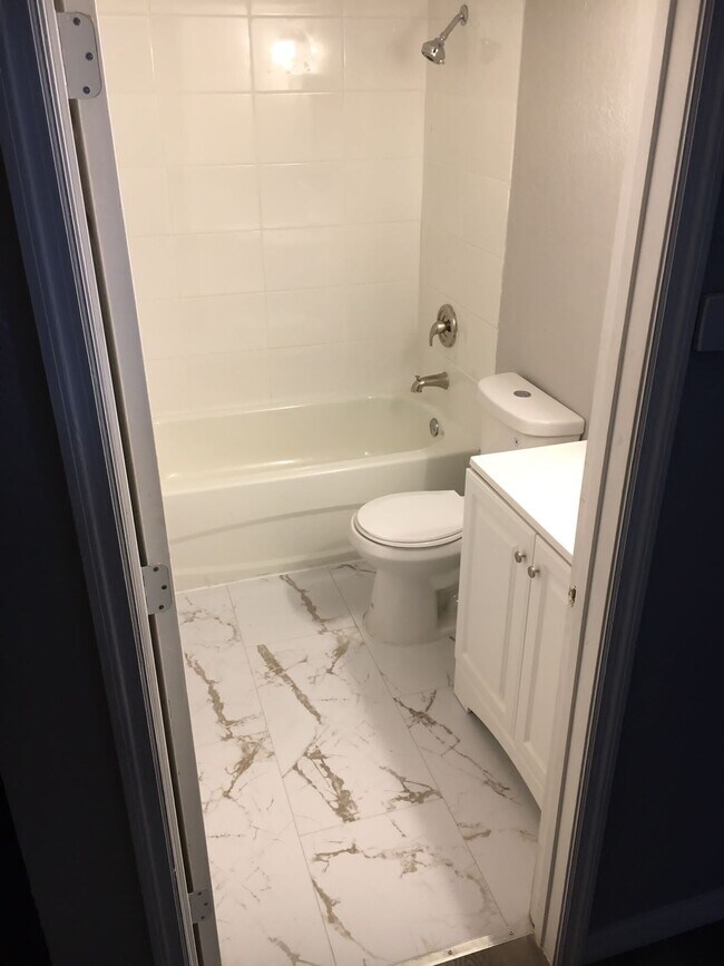 Photo - Frankie Court Apartments