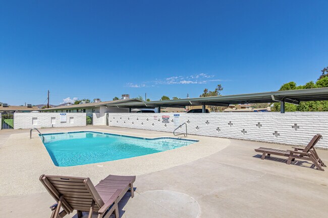 Photo - Rossmore Apartments