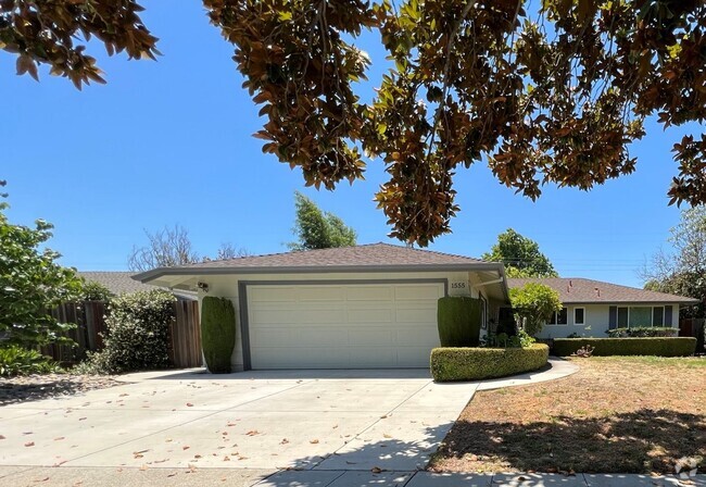 Building Photo - Renovated Sunnyvale House with Swimming Po...