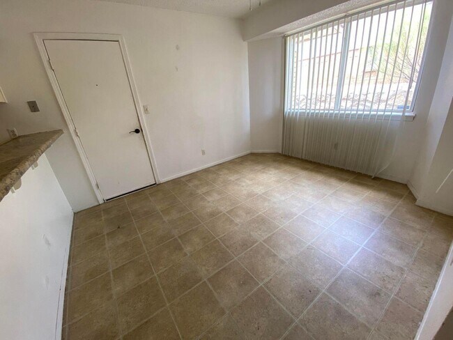 Photo - 5013 Garland Ln