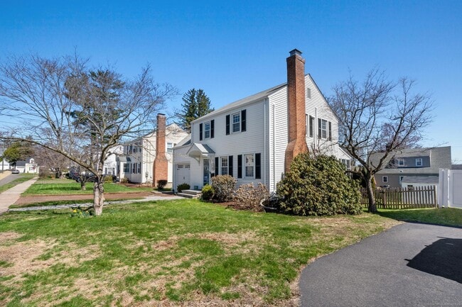 Photo - 10 Greenacres Ave