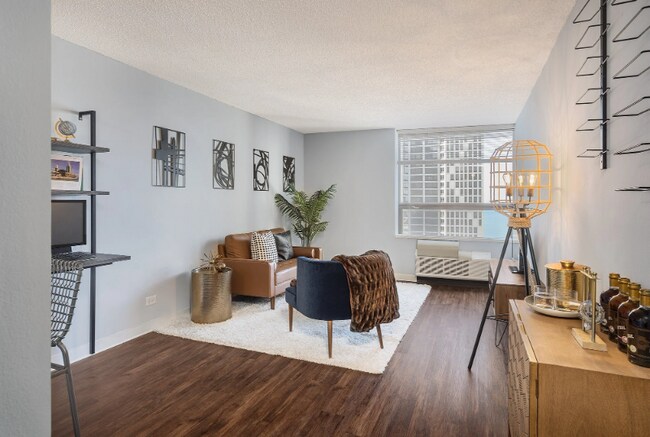 Photo - 454 E Ohio St