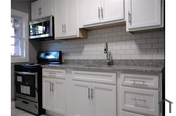 Building Photo - 3 Bedroom with Finished Basement