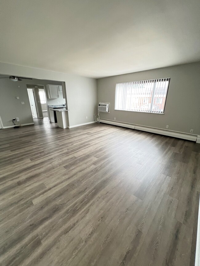 2 BR 1 BA 900 SF Living Room