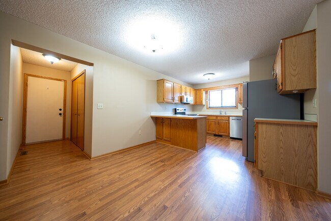 Photo - 5445 Orleans Ln N