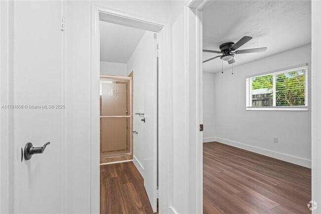Building Photo - 6321 Thomas St Rental