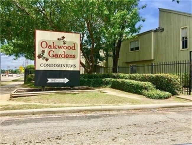 Building Photo - 2 BR 2 BA Condo - Downstairs Unit 1005