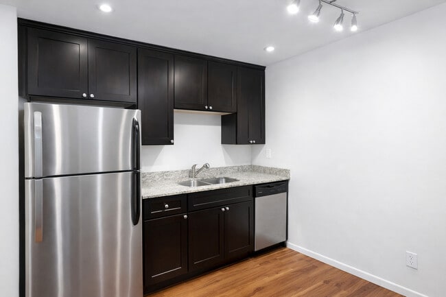 Photo - The Denn of Dinkytown