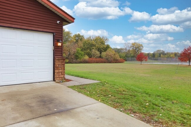 Photo - 3403 Robin Ave SW