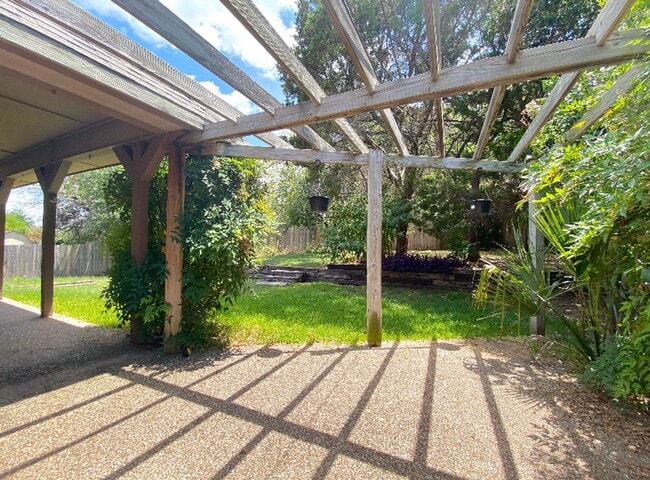 Photo - AVAILABLE MID MAY; APPLY TODAY AT OUR WEBSITE!!