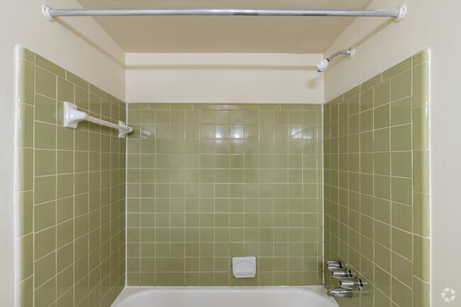 2BR, 1BA - Taft - 1,000SF