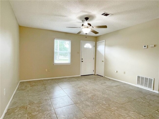 Photo - 1458 Fremaux Ave