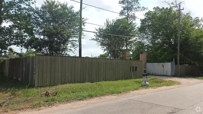 Building Photo - 1611 De Soto St Rental
