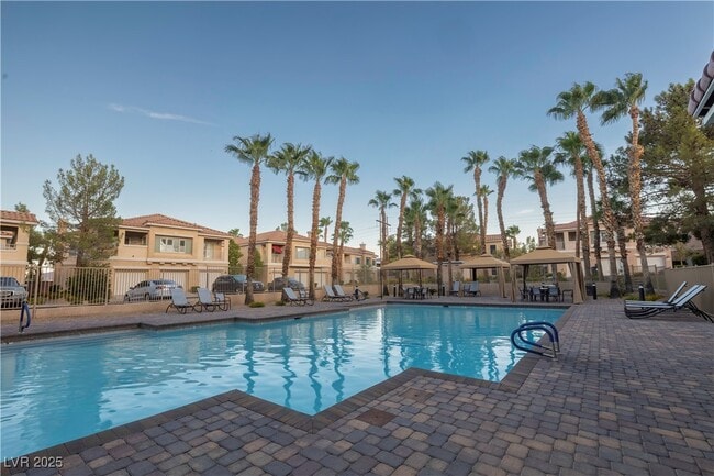 Photo - 251 S Green Valley Pkwy Unidad 1913 Rental