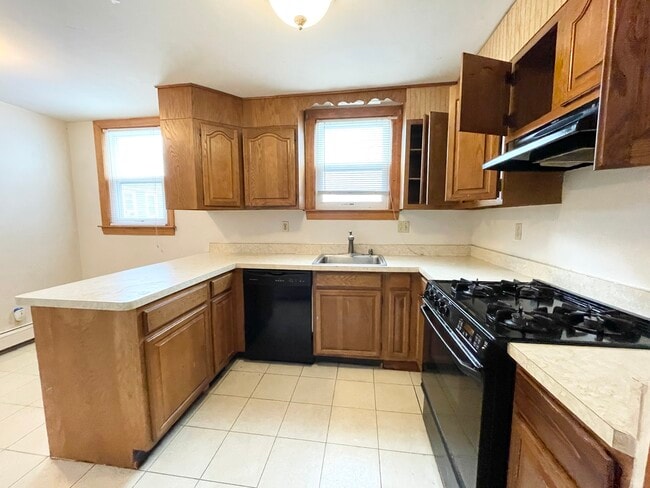 Building Photo - 6 Oswald St Unit 2