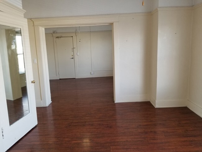 Apartments For Rent Near City College In Los Angeles Ca Forrent Photo 734 Valencia St Unit 400