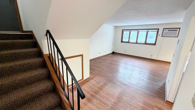 Photo - Spacious 3-Bedroom Apartment in Como! Unit 809
