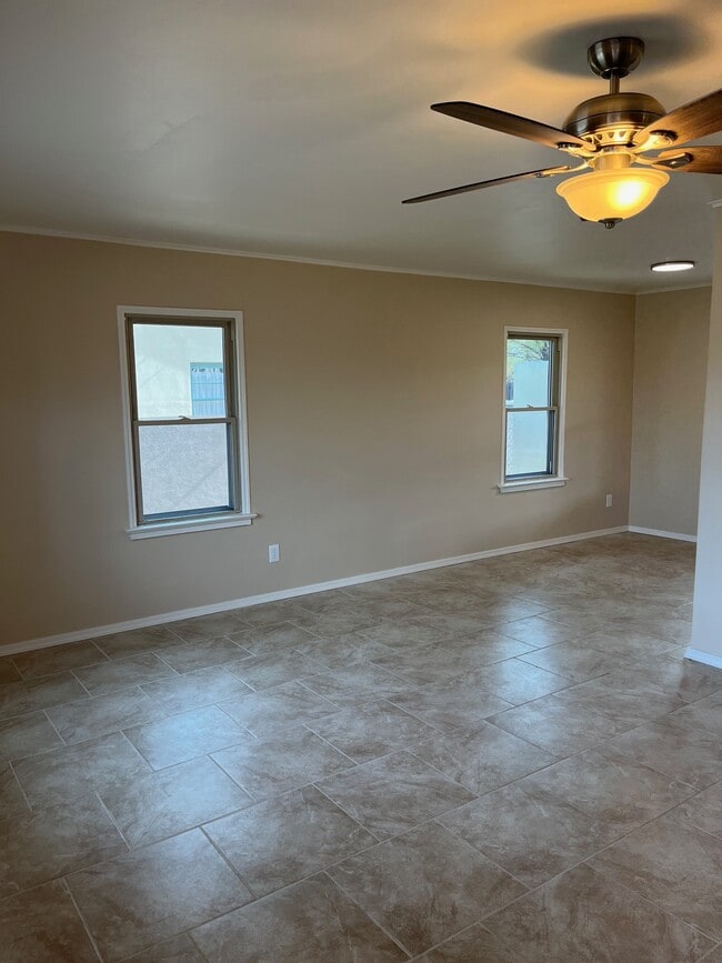 Photo - 3702 E Seneca St