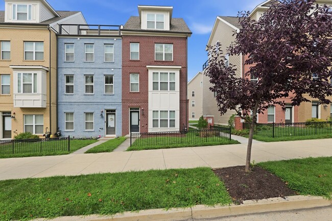 Building Photo - 2413 Glenallan Ave