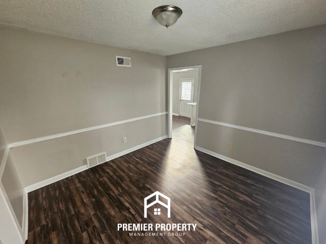 Photo - Spacious 3BR Memphis Home with Vaulted Ceilings, Fireplace & Fenced Backyard