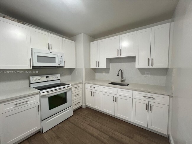 Photo - 770 NW 179th St