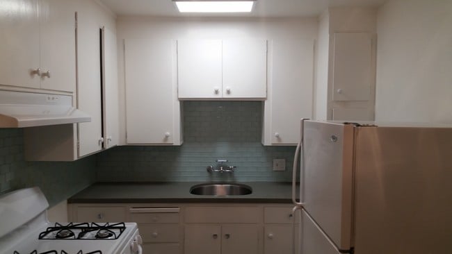 Photo - Royal Palms Apartments