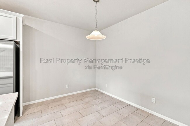 Photo - 7333 Hinsdale Dr