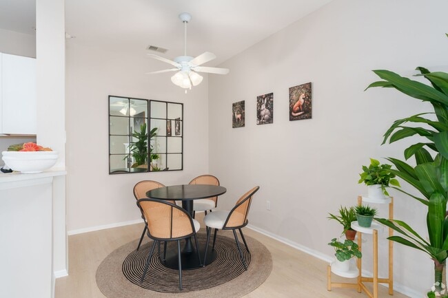 Photo - Carriage Place at Lake Chesterfield