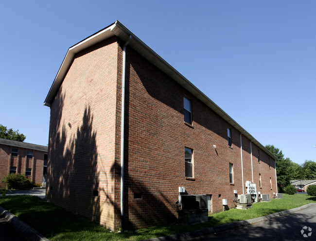 Oak Ridge Suites - Oak Ridge Suites