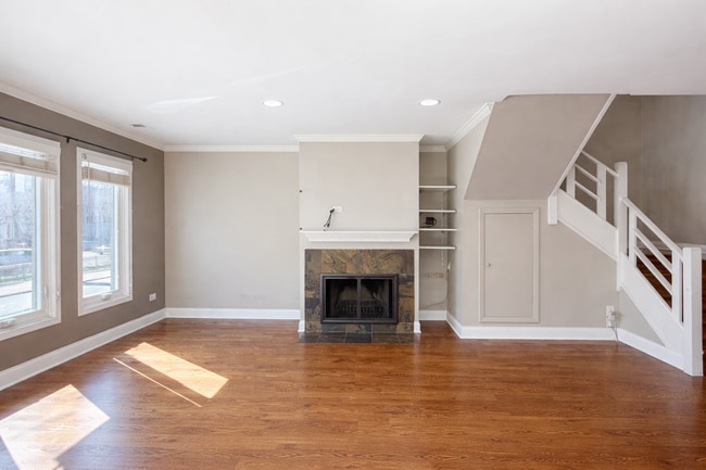 Photo - 805 W Wolfram St Unit 1