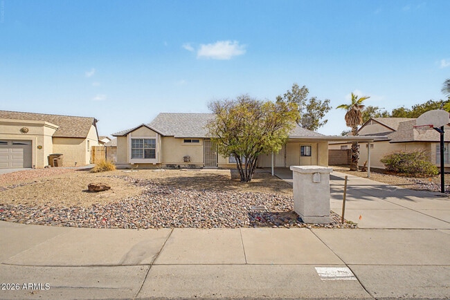 Building Photo - 10719 W Vista Ave