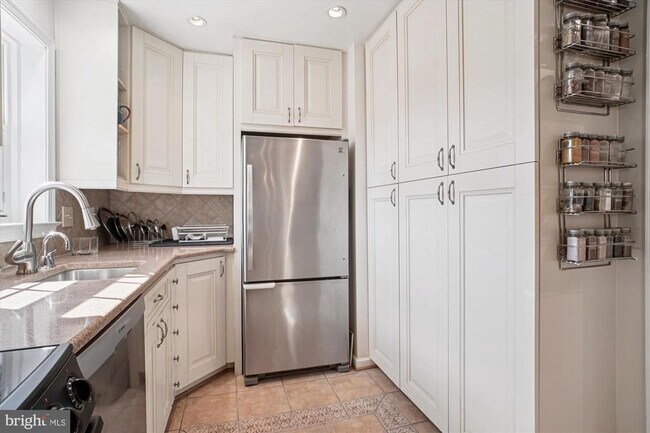 Photo - 10715 Kings Riding Way Unidad 301