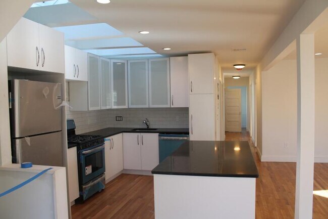 Photo - 19 Beechwood Ave Unit 2