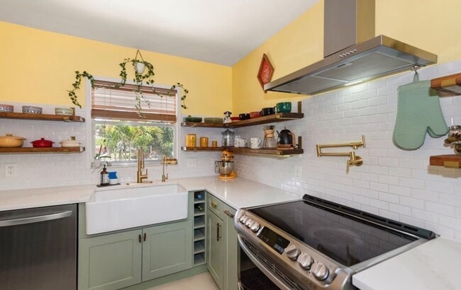 Photo - 2431 N Westwood Dr