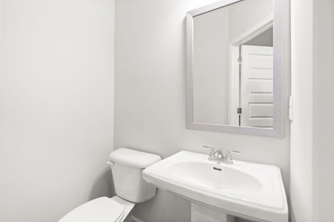 Photo - 4 Bed 2.5 Bath home in Gainesville!