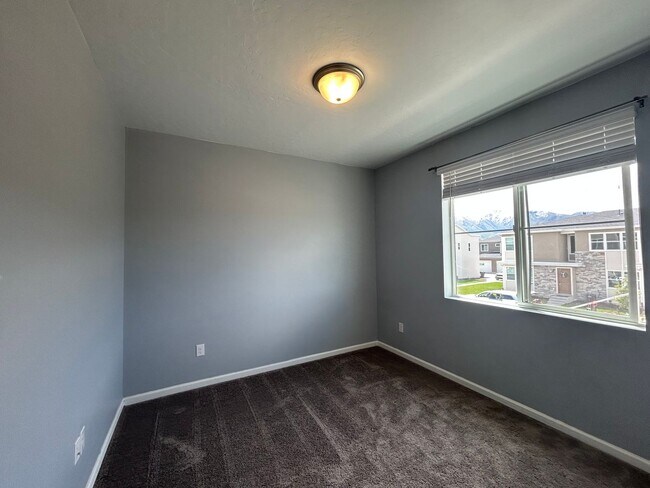 Photo - 3 Bedroom 2 Bathroom Townhouse in Payson, Utah!