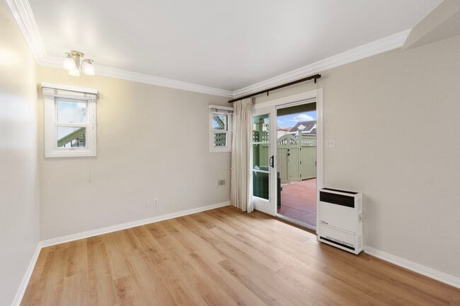 Photo - 1231-1231 W Bay Ave Unidad 1/2