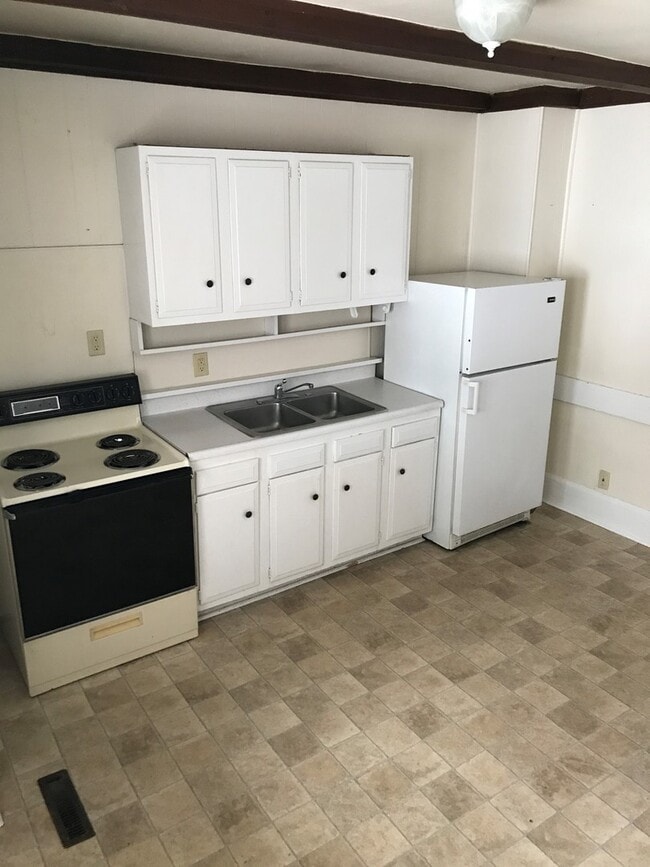 Photo - 318-322 East Howard Street Unit 320