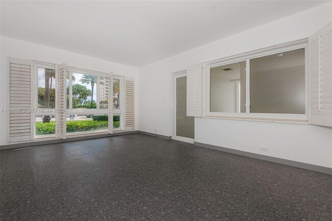 Photo - 9920 Collins Ave Unidad 2