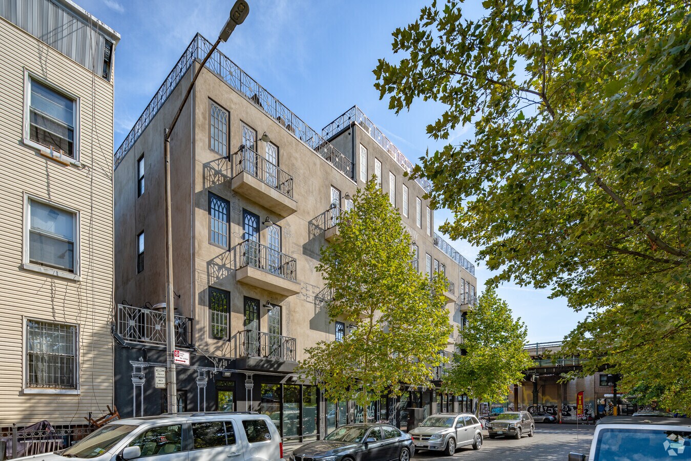 Photo - 1487 Broadway