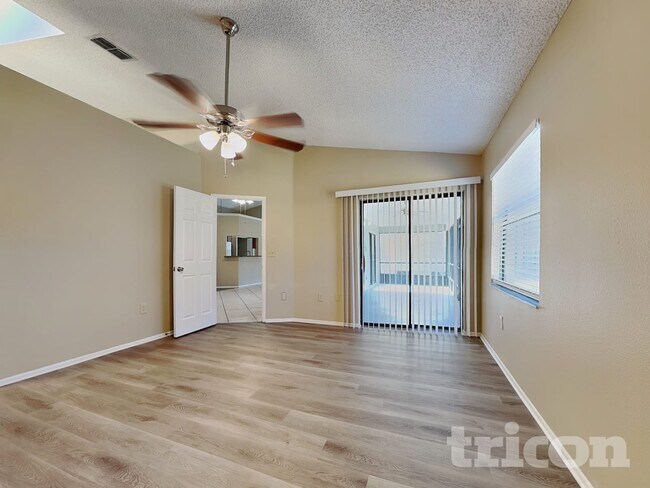 Photo - 8111 Hathaway Dr