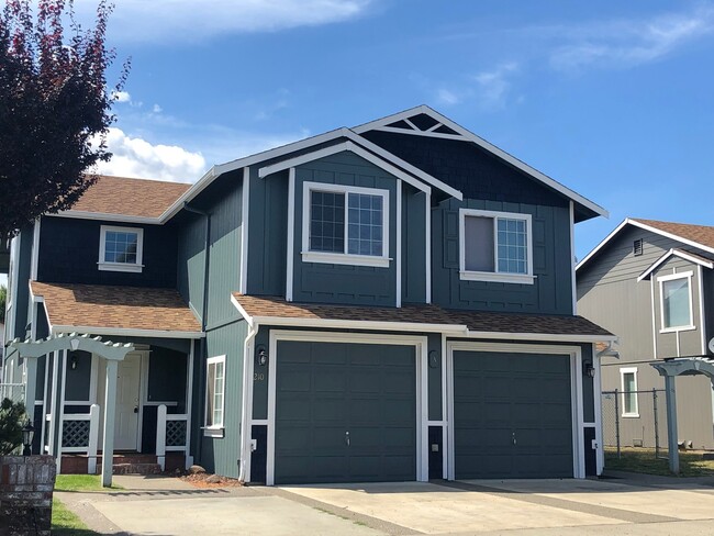 Building Photo - 2105 Yellowstone St Unit A