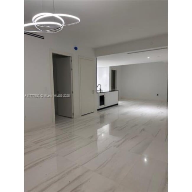 Photo - 300 Biscayne Boulevard Way