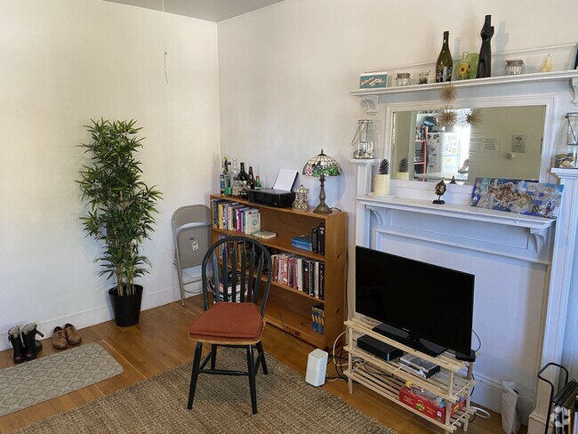 Building Photo - 530 Cambridge St Rental