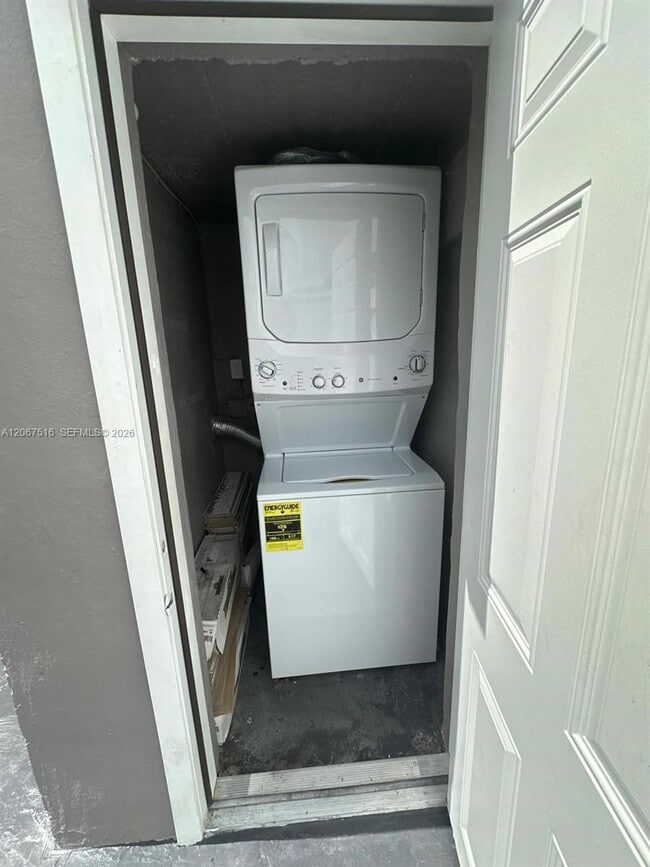 Photo - 15 NW 31st Ave
