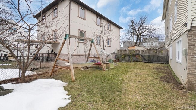 Photo - 146-06 228th St