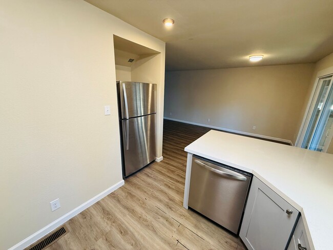 Photo - 3 bed 2 bath unit with 1 car garage - Pet Friendly Unit B