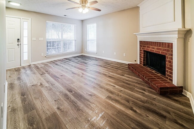 Photo - 1955 Hidden Valley Dr SW