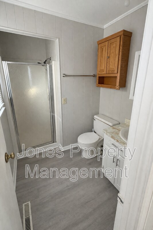 Photo - 152 Leonard Dr